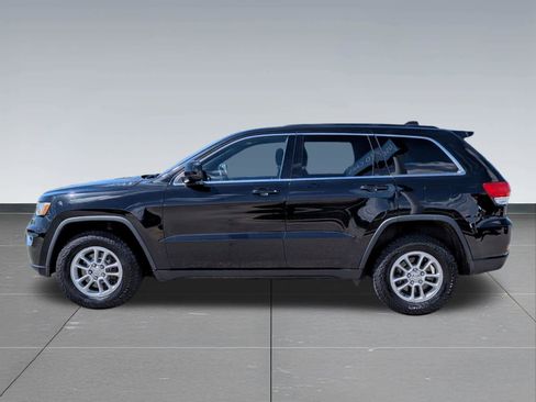 Used 2018 Jeep Grand Cherokee Laredo AWD/4WD image 2