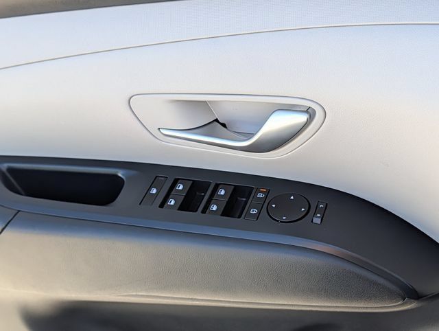 Used 2025 Hyundai Tucson SEL FWD image 23