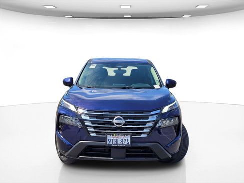 Used 2025 Nissan Rogue SV AWD/4WD image 4