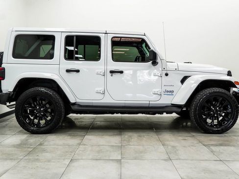 Used 2022 Jeep Wrangler Unlimited Sahara w/ Safety Group image 10