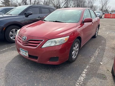 Used 2011 Toyota Camry LE w/ LE Extra-Value Pkg image 3