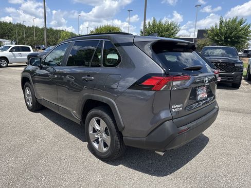 Used 2024 Toyota RAV4 LE AWD/4WD image 5