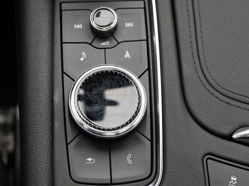 Used 2025 Cadillac XT6 Premium Luxury image 29