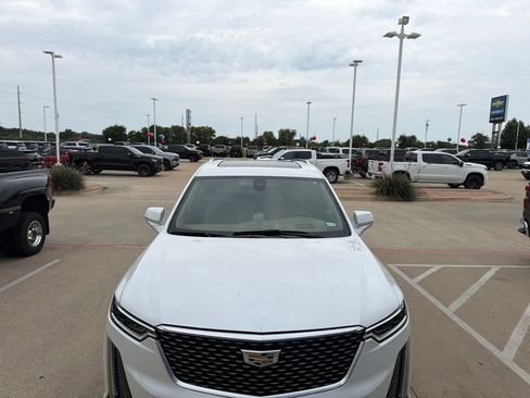 Used 2020 Cadillac XT6 Premium Luxury FWD image 7