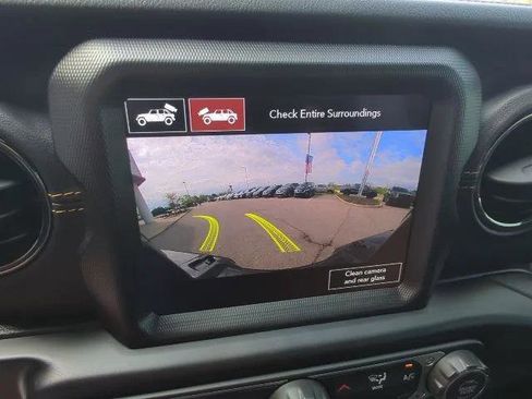 Certified 2022 Jeep Wrangler Unlimited Sahara AWD/4WD image 19