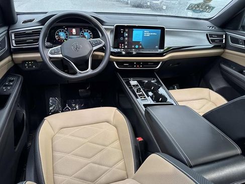 Used 2024 Volkswagen Atlas Cross Sport SE w/ Panoramic Sunroof Package image 20