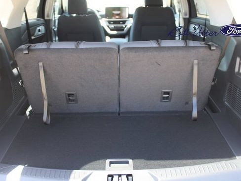 New 2026 Ford Explorer Active RWD image 6