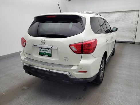 Used 2017 Nissan Pathfinder SV image 7