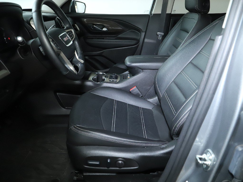 Used 2024 GMC Terrain Denali w/ Denali Premium Package AWD/4WD image 19