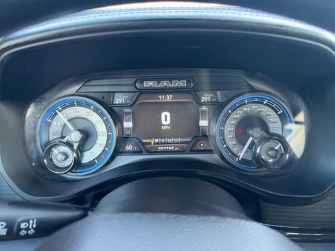 Used 2022 RAM 1500 Limited w/ Body-Colour Bumper Group AWD/4WD image 11