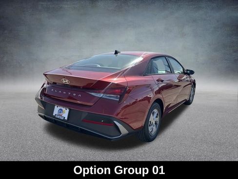 Used 2026 Hyundai Elantra SE image 6