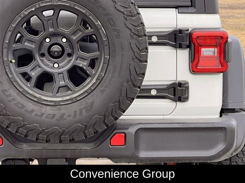 Used 2024 Jeep Wrangler Unlimited Rubicon w/ Technology Group image 5