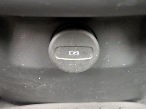 Certified 2023 Volvo XC90 B6 Plus w/ Protection Package Premier image 21