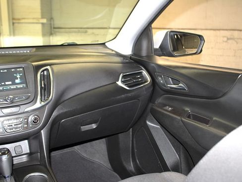 Used 2018 Chevrolet Equinox LT AWD/4WD image 31