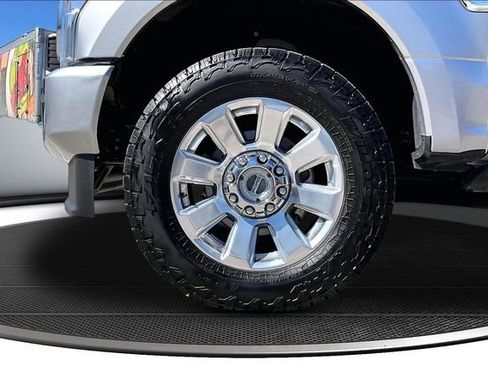 Used 2021 Ford F350 Platinum image 35