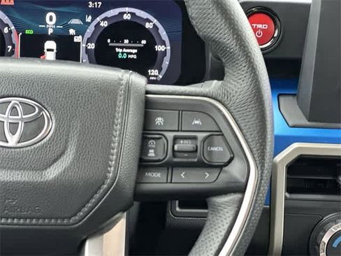 Used 2025 Toyota Tacoma TRD Sport image 9
