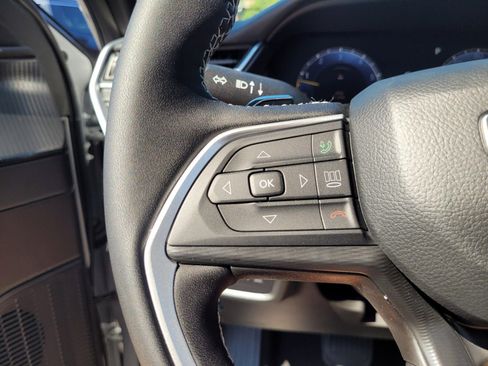 New 2025 Jeep Grand Cherokee Altitude image 22