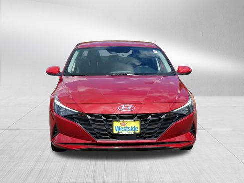 Used 2023 Hyundai Elantra SEL w/ Convenience Package FWD image 2