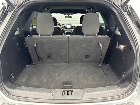 Used 2020 Ford Explorer XLT w/ Class III Trailer Tow Package AWD/4WD image 16
