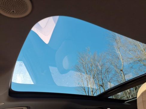 Certified 2023 Jaguar F-PACE S image 19