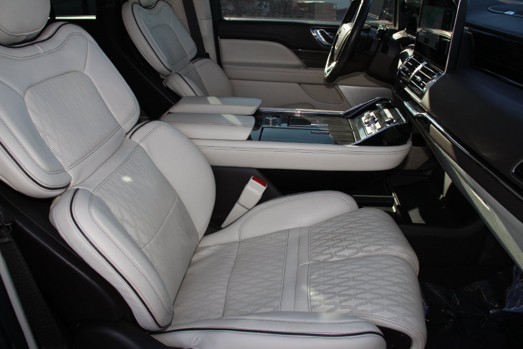 Certified 2023 Lincoln Navigator Black Label AWD/4WD image 24