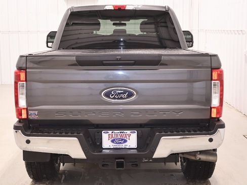 Certified 2019 Ford F250 XLT w/ XLT Value Package image 9