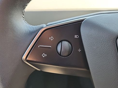 Used 2025 Tesla Cybertruck AWD Crew Cab image 35