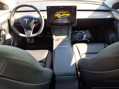 Used 2023 Tesla Model 3 Standard Range image 9