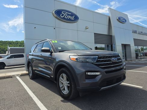 Used 2023 Ford Explorer XLT w/ Equipment Group 202A AWD/4WD image 1
