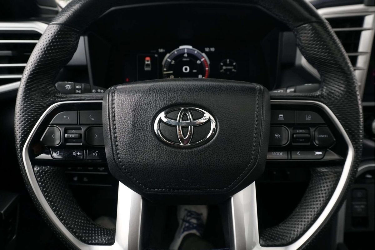 Used 2024 Toyota Tundra Platinum AWD/4WD image 27