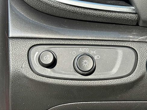 Used 2019 Buick Encore Preferred FWD image 17