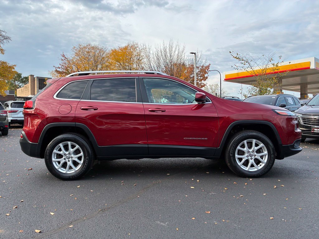 Used 2016 Jeep Cherokee Latitude w/ Safety/Convenience Group AWD/4WD image 4