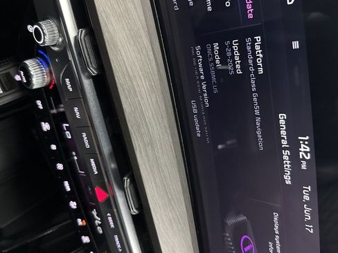 Used 2024 Kia Telluride SX X-Line image 31