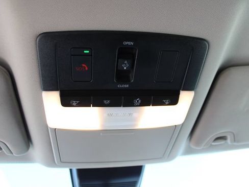 Used 2024 Nissan Altima 2.5 SV w/ SV Premium Package FWD image 27