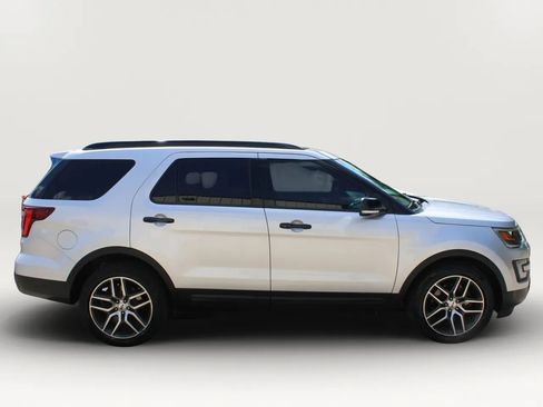 Used 2017 Ford Explorer Sport w/ Equipment Group 401A AWD/4WD image 11