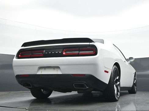 Used 2019 Dodge Challenger R/T w/ Driver Convenience Group RWD image 37