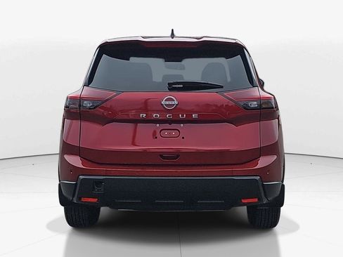 Used 2025 Nissan Rogue S image 4