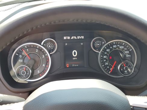 Used 2024 RAM 2500 Big Horn w/ Towing Technology Group AWD/4WD image 13