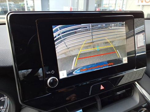 Certified 2023 Toyota Venza XLE image 21