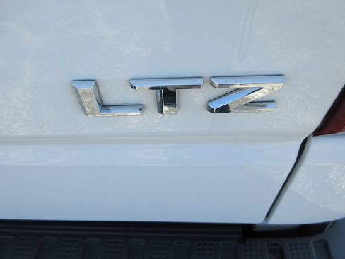 Certified 2025 Chevrolet Silverado 1500 LTZ AWD/4WD image 12