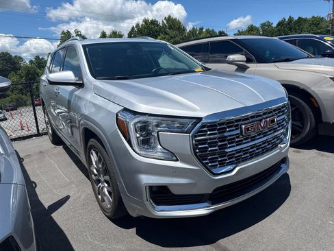 Used 2022 GMC Terrain Denali AWD/4WD image 3