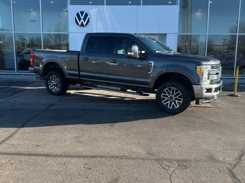 Used 2017 Ford F350 Lariat image 1