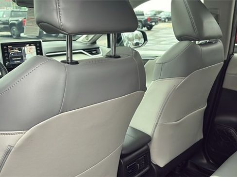 Used 2020 Toyota RAV4 Limited image 24