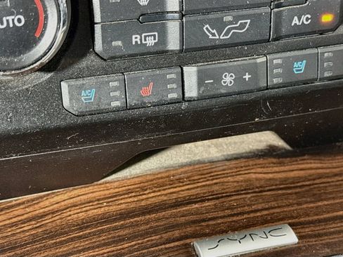 Used 2017 Ford F150 Lariat RWD image 23