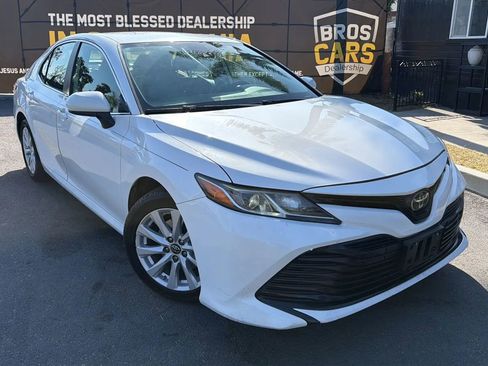 Used 2019 Toyota Camry LE FWD image 2