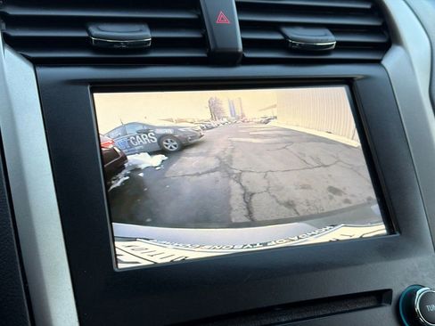 Used 2015 Ford Fusion SE w/ Equipment Group 202A image 24