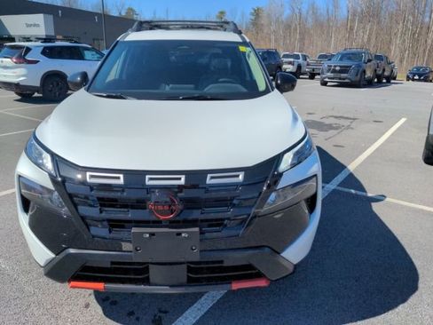 New 2026 Nissan Rogue SV AWD/4WD image 2