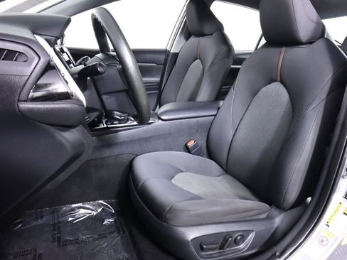 Used 2019 Toyota Camry LE FWD image 28