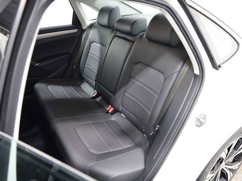 Used 2021 Volkswagen Passat 2.0T SE image 33