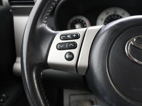 Used 2013 Toyota FJ Cruiser 4WD w/ Upgrade Pkg image 10